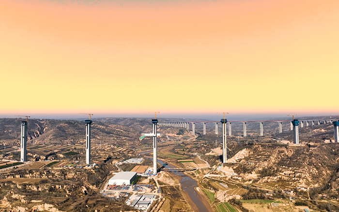 群塔架飞虹 js1996官网金征战黄土高原