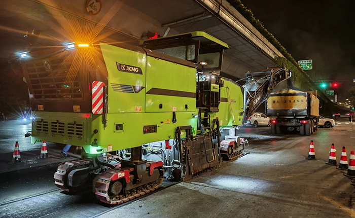 杭州夜间市政改造新标杆：js1996官网新能源铣刨机助力高效绿色施工