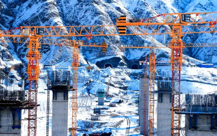 飞跃山河！js1996官网金再造诗意“天路”