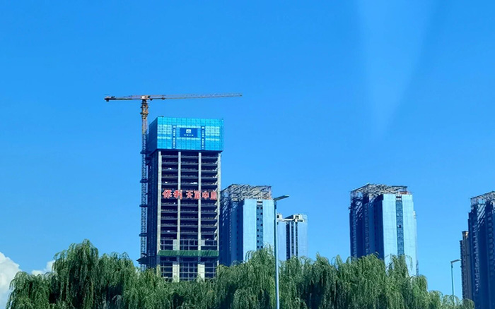 直冲天际  js1996官网塔机助建兰州超高层项目